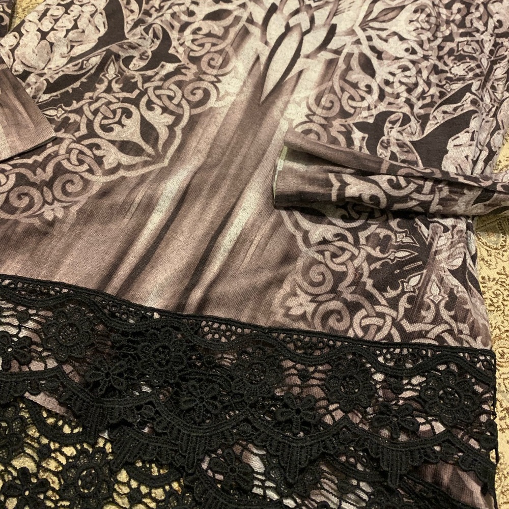 One World Tunic - Picture 4 of 12
